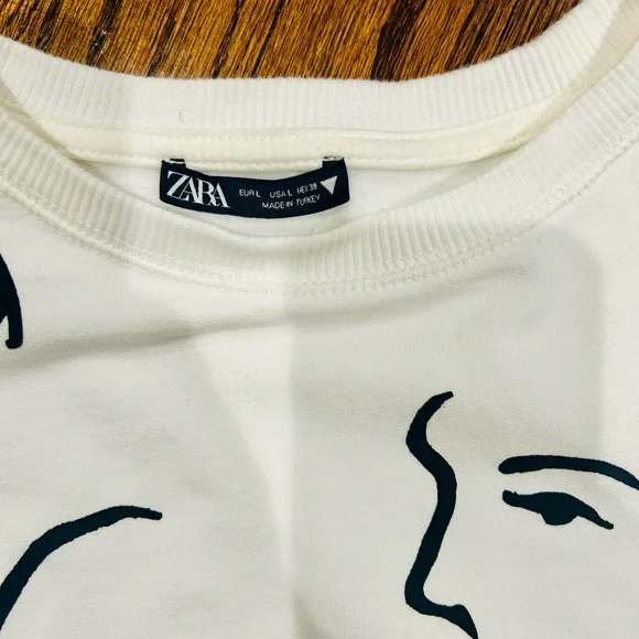 Zara Cream Sweatshirt with Black Abstract Design - Picture 2 of 4